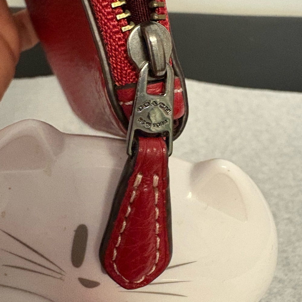 Coach Red Minnie roller derby Wristlet euc - Picture 6 of 11